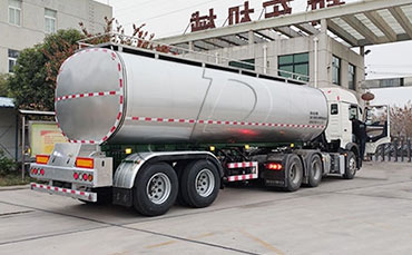 鲜奶运输车 提供高效、安全的鲜奶