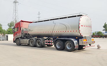 牛奶保温罐车,冷藏奶槽车,鲜奶运输分罐车